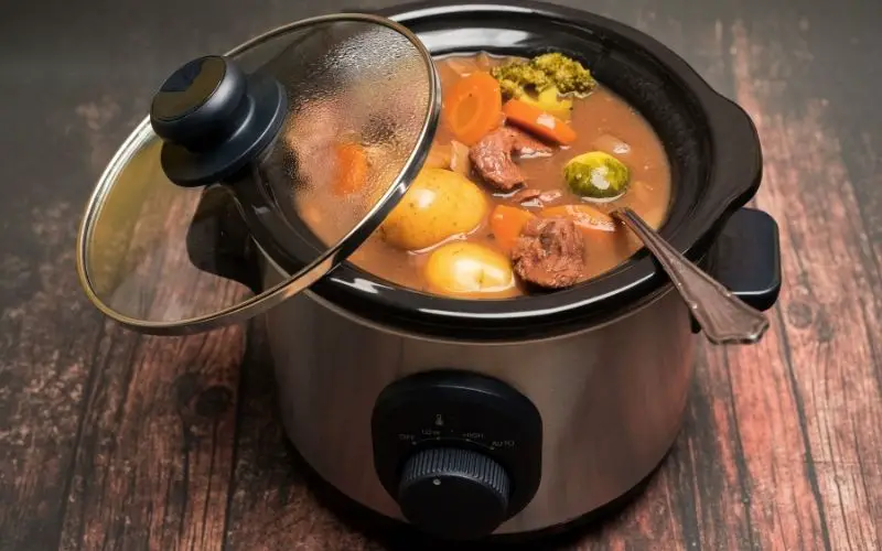 How hot does a slow cooker get? (Solved!)