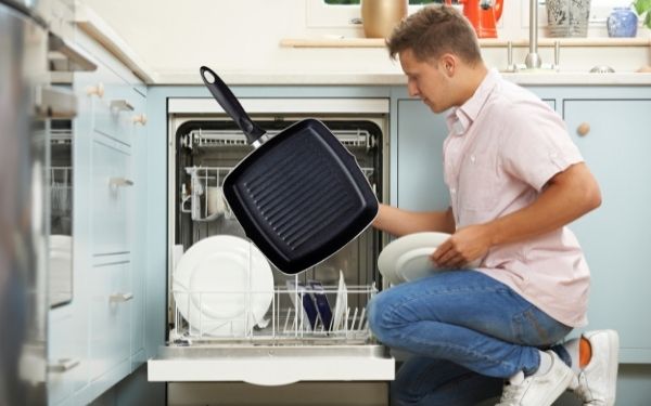 Putting a grill pan in the dishwasher - FamilyGuideCentral.com