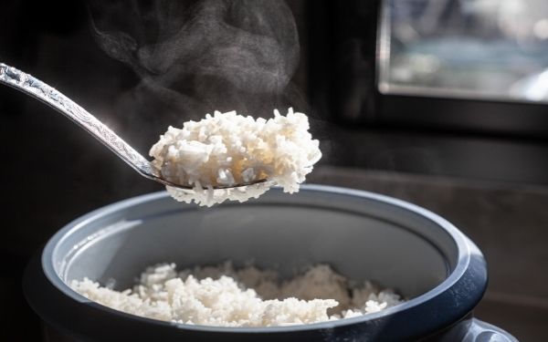 How Does a Rice Cooker Know When it’s Done? (It’s NOT Rocket Science!)