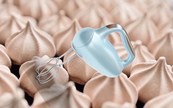 Meringue with a hand mixer - FamilyGuideCentral.com