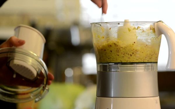 Blending food in a food processor - FamilyGuideCentral.com