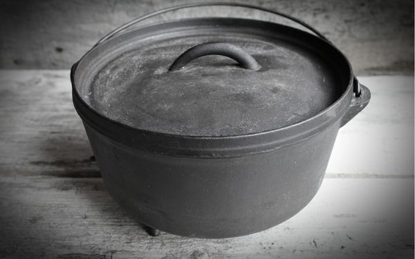 Gray Dutch oven made of cast iron - familyguidecentral.com