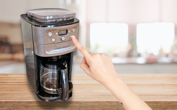 Cuisinart coffee maker hand pressing settings and controls - familyguidecentral.com